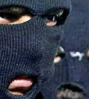 Двоє бандитів у масках вчинили грабіж у Первомайську