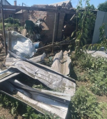 Внаслідок ворожого обстрілу на Дніпропетровщині сталося займання житлового будинку 
