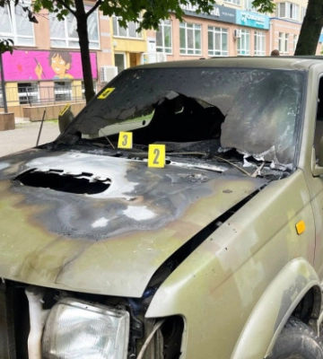 У Рівному чоловік на замовлення рф підпалював автомобілі українських військових
