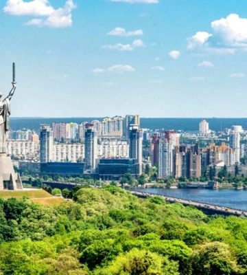 Нові ЖК, сталінки, хрущовки та "царські" будинки - що у Києві коштує найдорожче