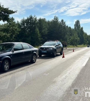 На Волині велосипедист зіткнувся з автівкою, він у лікарні