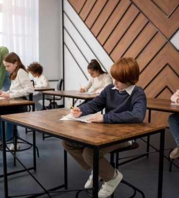 Коли починати навчальний рік? Мер Львова дорікнув освітньому омбудсмену