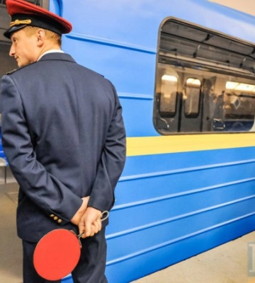 У метро Києва обмежили рух поїздів &quot;зеленою&quot; лінією: кілька станцій закрили для пасажирів