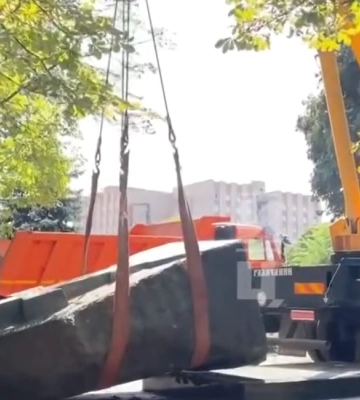 В окупованому Луганську знесли пам’ятники жертвам Сталінських репресій та Голодомору