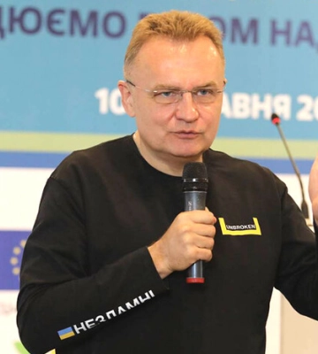 Суд зобов’язав НАБУ взятися за Садового. Усе через земельні махінації?