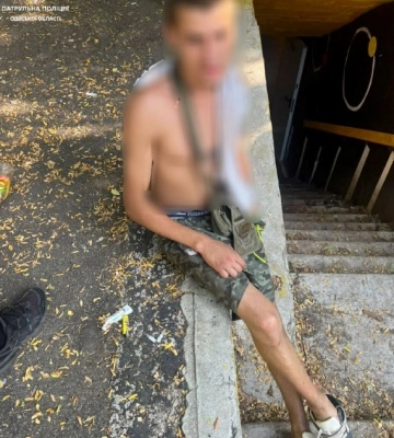 В Одесі патрульні затримали чоловіка з наркотиками