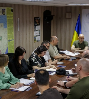 Шмигаль на Запоріжжі ознайомився з процесом будівництва фортифікаційних споруд