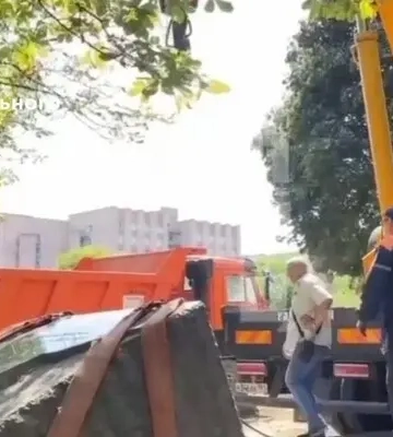 В окупованому Луганську російські загарбники знищили пам’ятники жертвам Голодомору та сталінських репресій