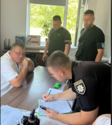 40 тисяч гривень за сприяння в оформленні групи інвалідності: на хабарі викрито директора медичного центру на Вінниччині