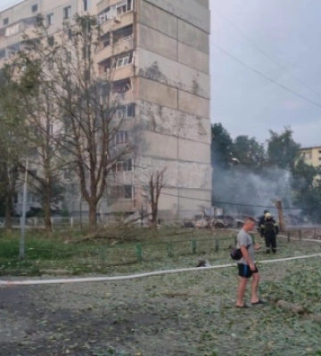 Росіяни вдарили по центру Чугуєва, семеро поранених