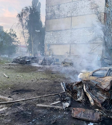 Окупанти вдарили по центральній частині міста Чугуїв.