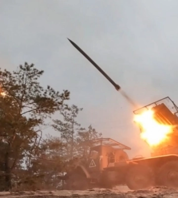 Обстріл Білозерки на Херсонщині: з-під завалів дістали тіло жінки – влада