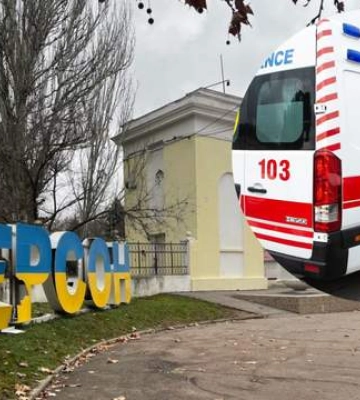 Россияне ударили дроном по карете скорой в Херсоне