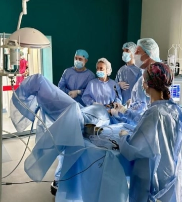 Львівські лікарі прооперували жінку, яка мала гігантську пухлину