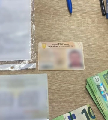 Харків'янин пропонував прикордоннику хабар за виїзд, але пообіцяв повернутися