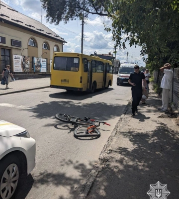В Ровно маршрутка сбила 14-летнего велосипедиста на переходе