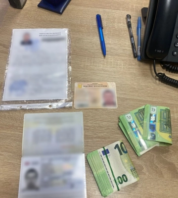 Просто випусти, я повернусь: на Волині чоловік тикав тисячі євро прикордоннику