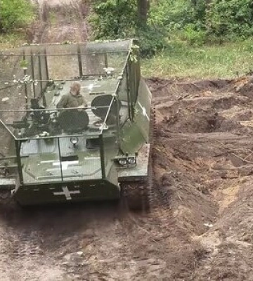 Бойцы 225-го штурмового батальона показали трофейную технику, захваченную вблизи Часового Яра. ВИДЕО