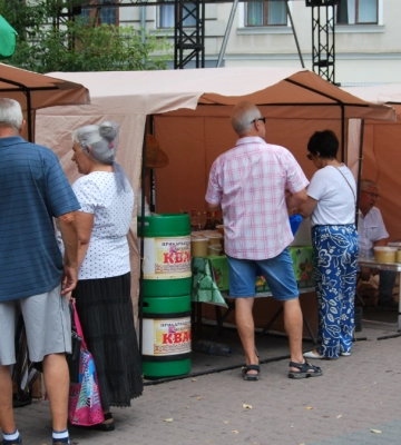 В Івано-Франківську стартував літній ярмарок 