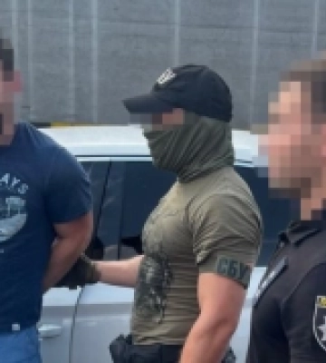 Рекетири зі Сваляви вимагали у закарпатця неіснуючий борг
