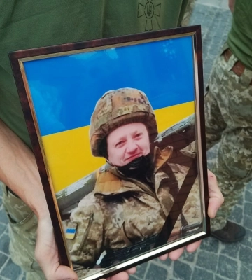 У Сумах попрощалися з воїном Романом Руденком