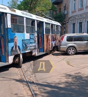 У центрі Одеси трамвай спричинив ДТП