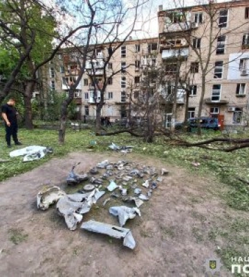 Загиблі, серед яких дитина, та травмовані цивільні - поліцейські фіксують наслідки ворожого влучання у Миколаєві