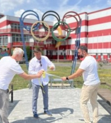 В Ужгороді відкрили Олімпійський сквер