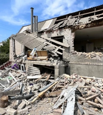 Поліція показала наслідки обстрілу населених пунктів Херсонської області минулої доби