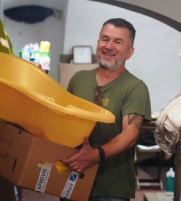 Допомога переселенцям від волонтерів "Совиного гнізда"