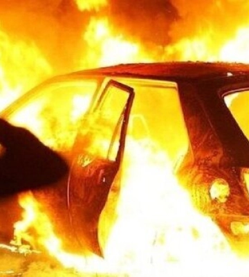 У Львові затримали двох чоловіків, які палили авто військовослужбовців