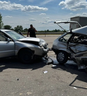 На Волині зіткнулись Audi та ВАЗ. Одна жінка загинула, ще дві жінки та троє дітей травмовані