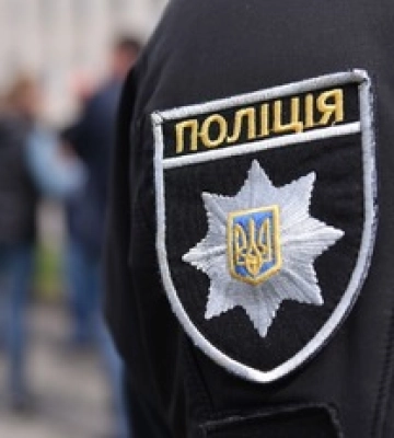 У Києві під час відпрацювання з ТЦК затримали чоловіка, який тікав і штовхав поліцейських - патрульна поліція