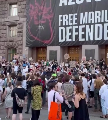 У Києві близько тисячі людей влаштували протест під КМДА