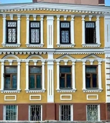 В центре Киева начали незаконно сносить усадьбу Зеленских