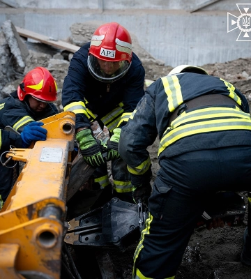 В Одеському порту обвалився склад: один чоловік загинув