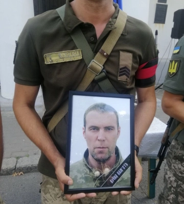 У Полтаві провели в останню путь трьох військових, які віддали життя за Україну