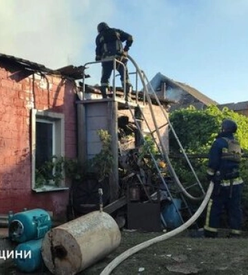 Окупанти завдали ракетного удару по житловому сектору Харківщини, є постраждалі. Фото