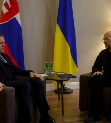 Фицо пожаловался Шмыгалю на санкции Украины против Лукойла