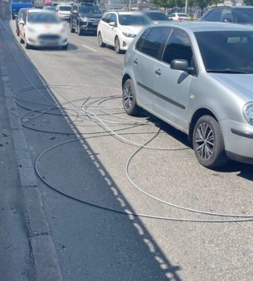 У Києві обірвався трос атракціону через Дніпро, у річку впала людина