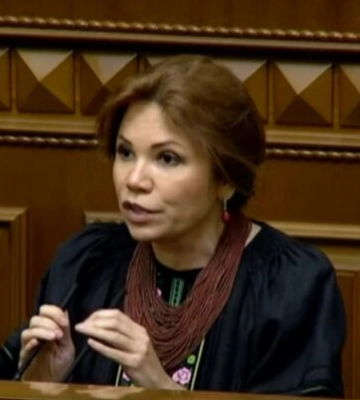 Депутатка Вікторія Сюмар збудувала розкішний маєток, &quot;виживаючи&quot; на зарплату 500 тис. грн на рік