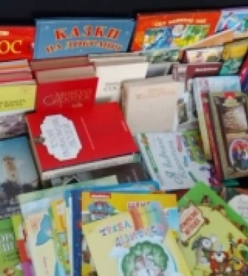 Кочубеївська громада отримала книги від Хмельницької академії