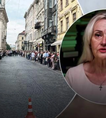 Дочь и внуки Фарион на прощании с ней попали на трогательное фото