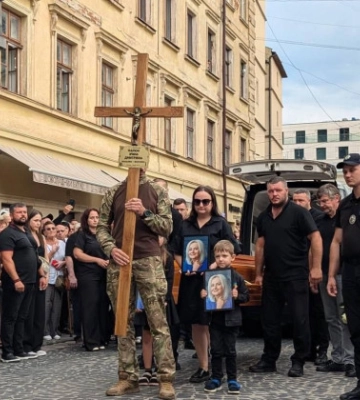 У Львові розпочалося прощання з Іриною Фаріон, фото та відео