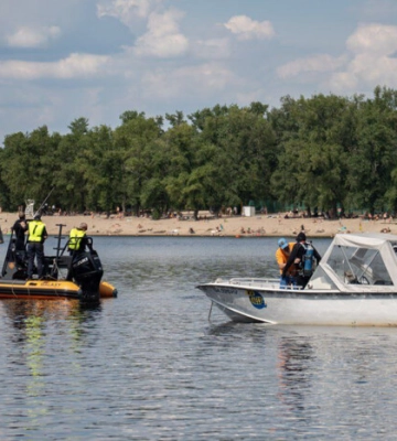 Трагедія на атракціоні у Києві: пошук людини, яка впала у воду, завершено