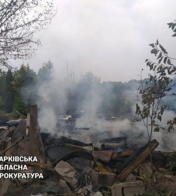 Окупанти завдали ударів по Харківському району: пошкоджено заклад освіти та приватні будинки