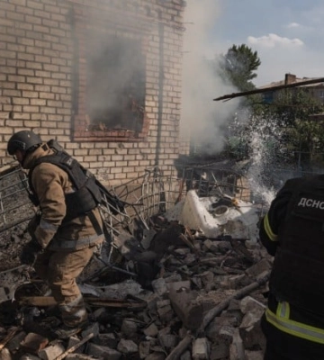 Рашисти завдали авіаудару по житловому сектору Костянтинівки: травмовано одну людину, є руйнування. ФОТОрепортаж