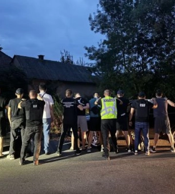 На Закарпатті викрили канал незаконного переправлення людей за кордон. ФОТО