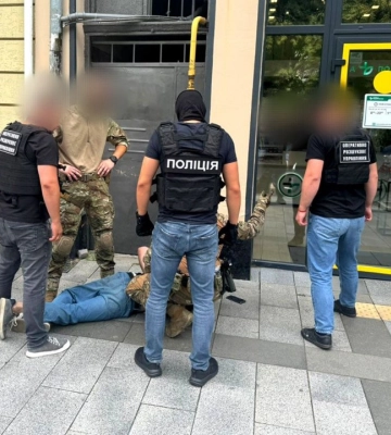 Затримали групу закарпатців, які за $6 000 переправляли &quot;ухилянтів&quot; до Словаччини (ФОТО)