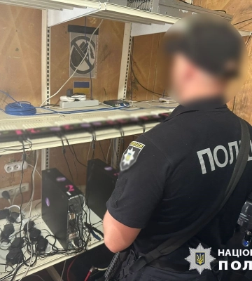 Аферистов, называвшихся службой безопасности банка, поймали на Харьковщине